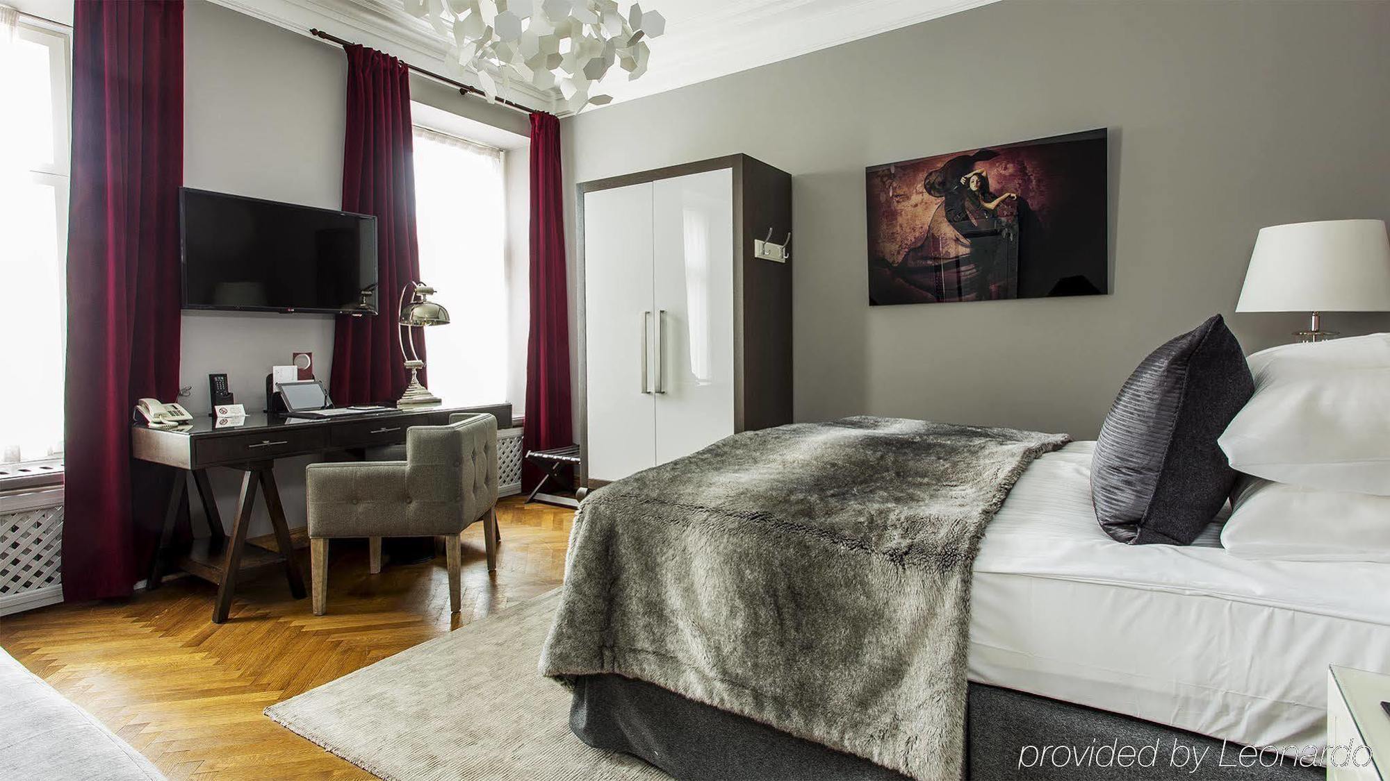 St. Petersbourg Hotel - Small Luxury Hotels Of The World ทาลลินน์ ภายนอก รูปภาพ